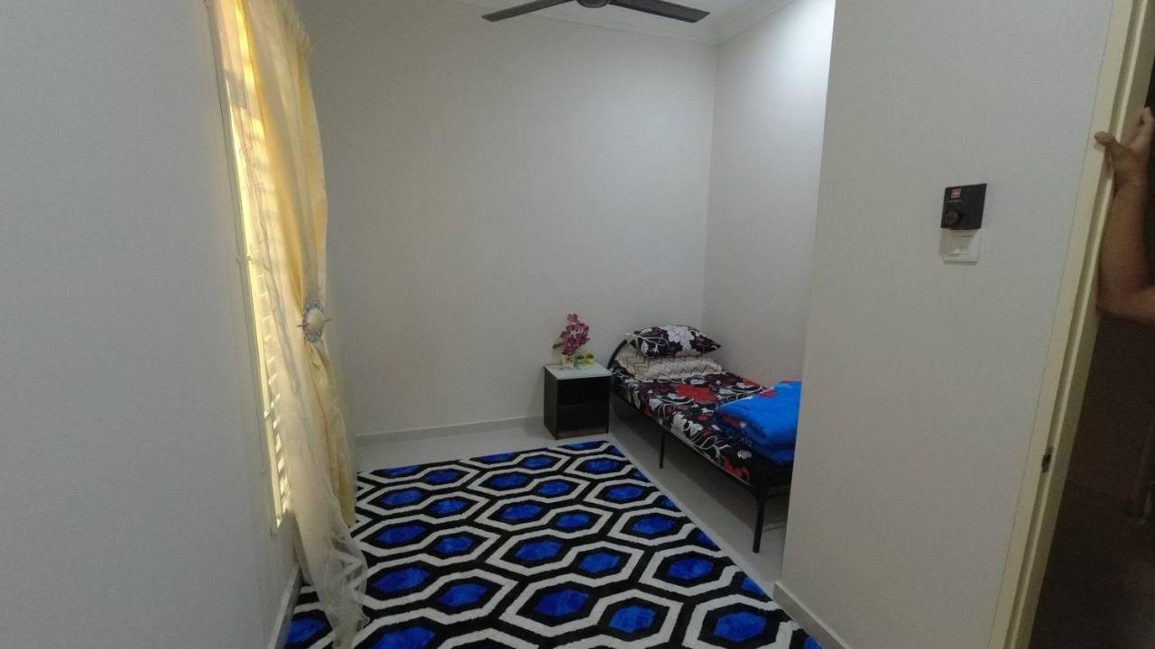 Auni Homestay Kuala Terengganu Exteriör bild